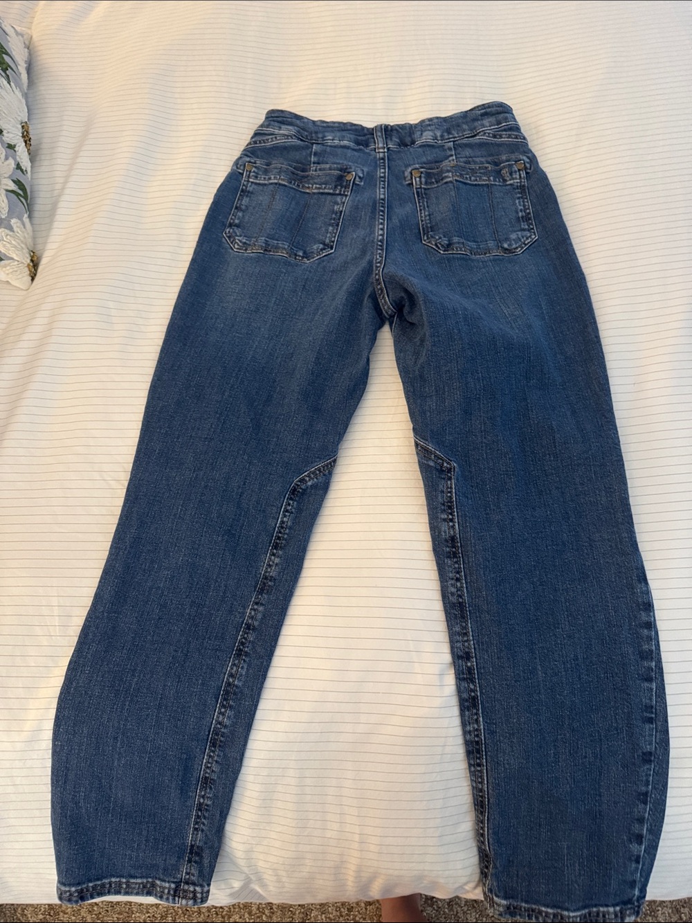 Wanderer Mid-Rise Relaxed Jeans by Pilcro - Picture 5 of 6